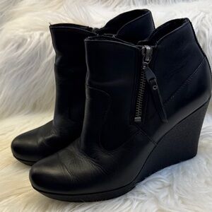 Ugg Meredith wedge size 7